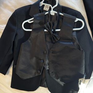 Little Boy 3T Tux Set never worn